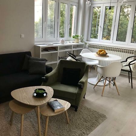 Studio Apartman Park Galerija Apartment Осиек Екстериор снимка