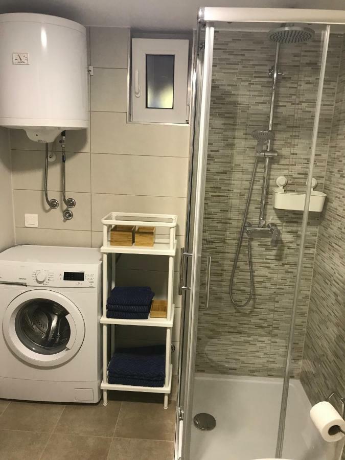 Studio Apartman Park Galerija Apartment Осиек Екстериор снимка