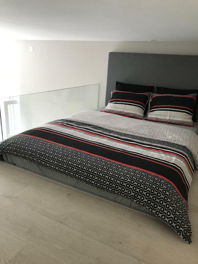 Studio Apartman Park Galerija Apartment Осиек Екстериор снимка